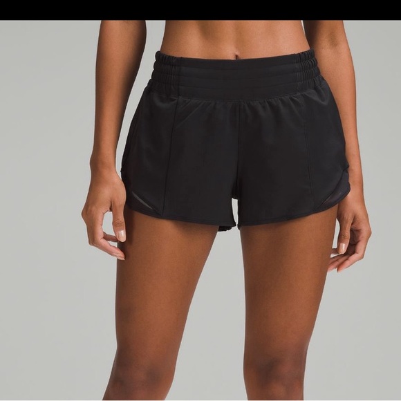 lululemon athletica Pants - LULULEMON NWT. Hotty Hot High-Rise LinedShort 2.5" | Women's Short